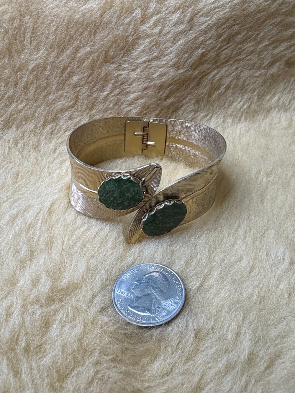 Vintage Gold-Tone Hinge Leaf design Bracelet with Green Stone Accents - Picture 8 of 8